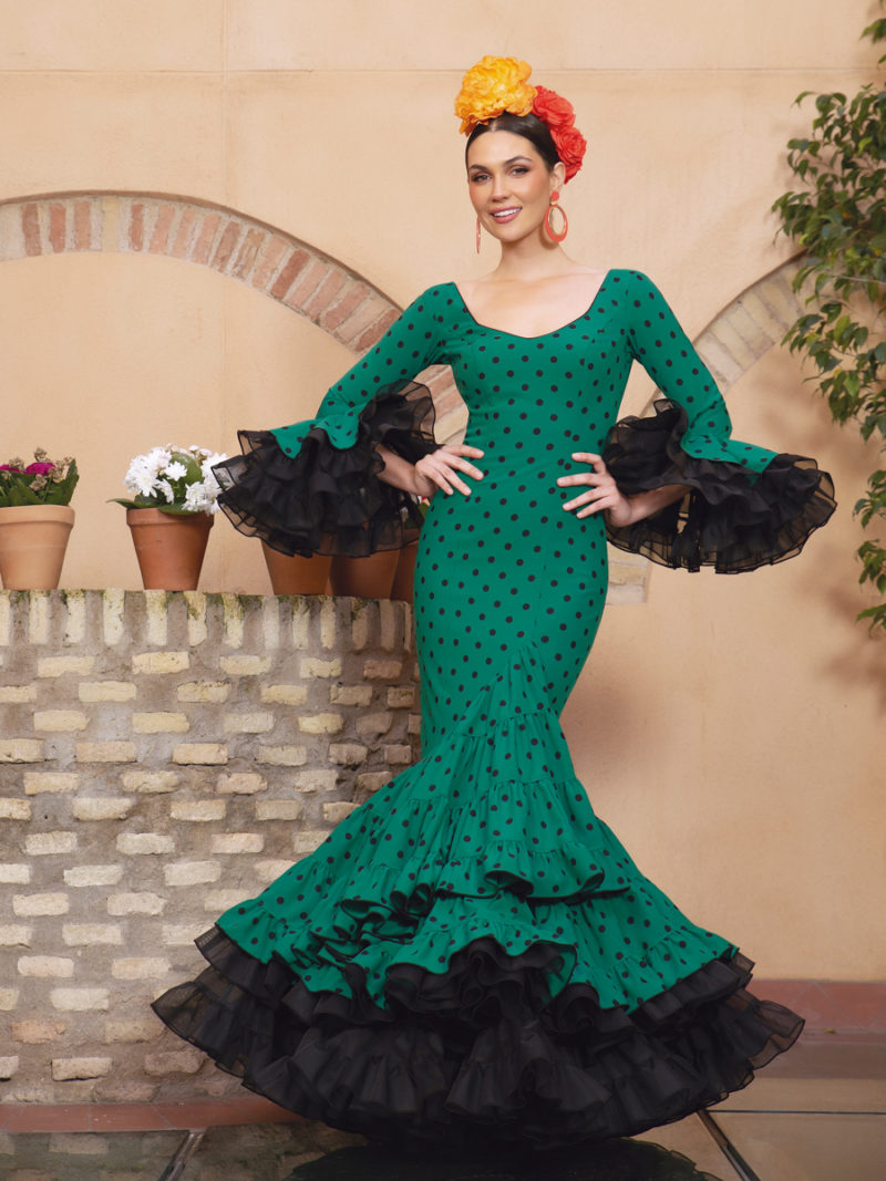 Traje de flamenca verde esmeralda lunar negro