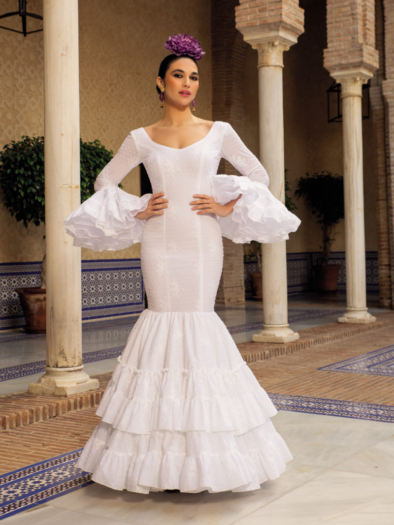 Traje de flamenca de plumeti blanco